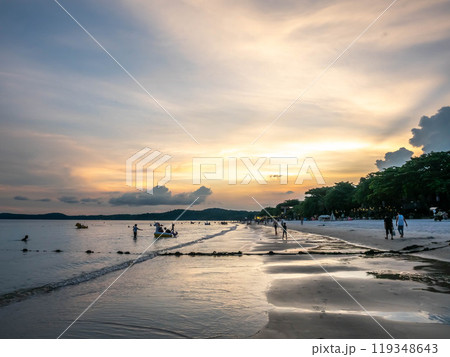 Seascape view with white sand, quiet beach, clear sea water, blue sky in summer of Koh Samet (Samet Isalnd) in Thailand 119348643