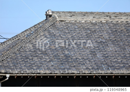 日本の瓦屋根 119348965