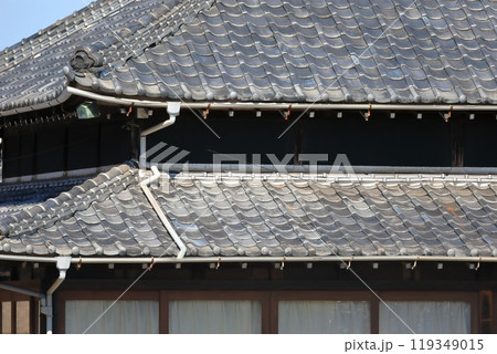 日本の瓦屋根 119349015