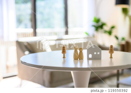 部屋での写真 119350392