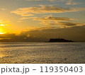 夕暮れに染まる江ノ島 119350403