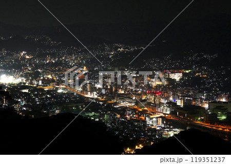 長崎・稲佐山からの夜景 長崎・稲佐山からの夜景 119351237