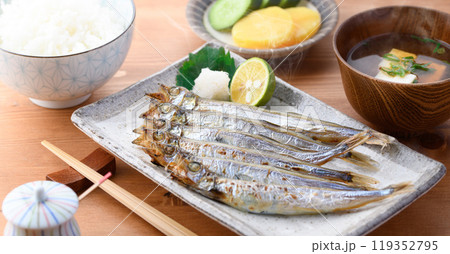 焼きたてのししゃも ( 子持ちししゃも ) 焼きたてのししゃも ( 子持ちししゃも ) 119352795