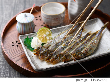 焼きたてのししゃも ( 子持ちししゃも ) 焼きたてのししゃも ( 子持ちししゃも ) 119352848