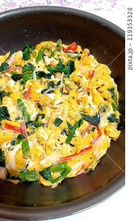 出来立てのカニカマとほうれん草のたまご焼き 119353328