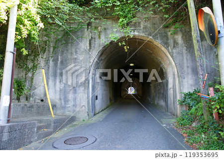 逗子市　小坪隧道 119353695