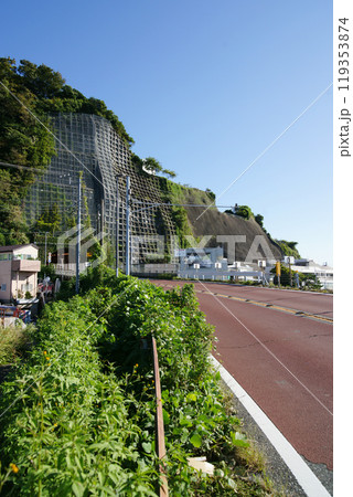 材木座側の飯島トンネルと景観 119353874