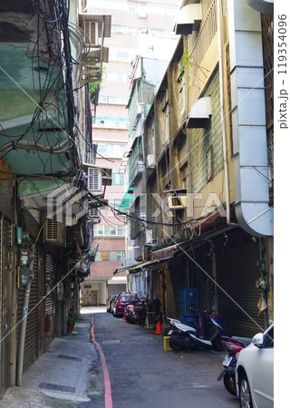 台湾　中レキの路地裏 119354096