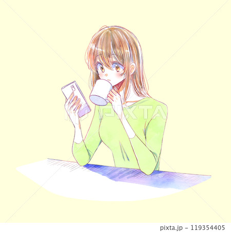 スマホを操作しながら飲み物を飲む女性 スマホを操作しながら飲み物を飲む女性 119354405