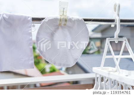 給食当番で持ち帰った給食帽子を洗濯 給食当番で持ち帰った給食帽子を洗濯 119354761