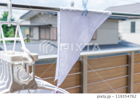 給食当番で持ち帰った三角巾を洗濯 給食当番で持ち帰った三角巾を洗濯 119354762