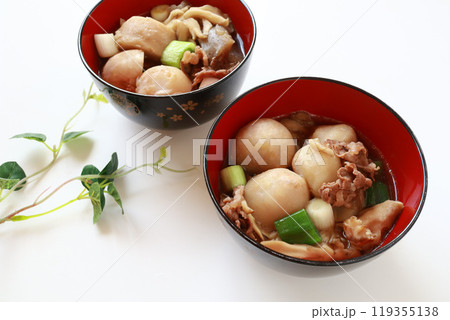 いも煮　白背景 119355138