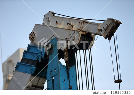 ラフテレーンクレーン（自走式クレーン） 119355336