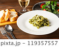 イタリアン　食卓　パスタ　ジェノベーゼ　フィットチーネ　スパゲッティ 119357557