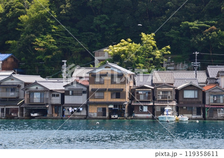伊根の舟屋(京都府与謝郡伊根町) 伊根の舟屋(京都府与謝郡伊根町) 119358611