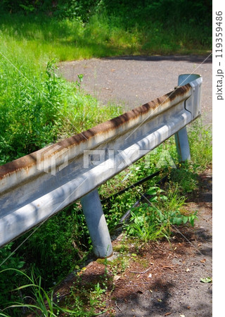 錆びたガードレール 錆びたガードレール 119359486