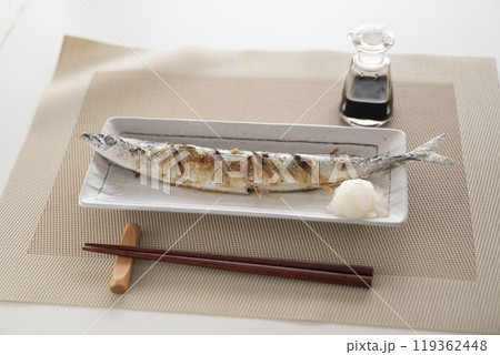 さんまの塩焼き 119362448