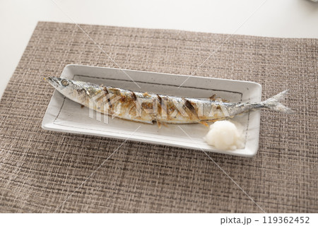 さんまの塩焼き 119362452
