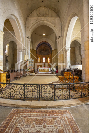 Cloitre de Cadouin (Abbaye de Cadouin), UNESCO World Heritage Site, Le Buisson-de-Cadouin, Dordogne department, New Aquitaine, France 119363656