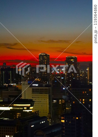 大阪、黄昏時の大阪、夕焼けの大阪、マジックアワー大阪、大阪中央区、オオサカ、大阪湾に沈む夕日 大阪、黄昏時の大阪、夕焼けの大阪、マジックアワー大阪、大阪中央区、オオサカ、大阪湾に沈む夕日 119364860