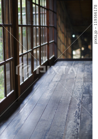 日本家屋の床 119366178