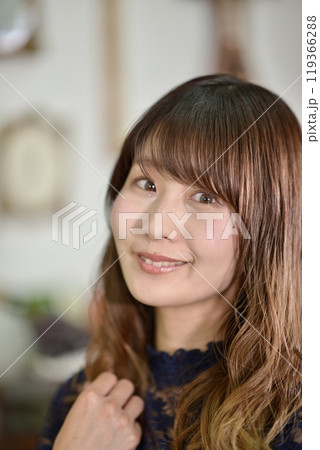 若い女性のポートレート 若い女性のポートレート 119366288