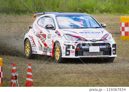 自動車レースラリーカーSSのタイムアタック 自動車レースラリーカーSSのタイムアタック 119367834