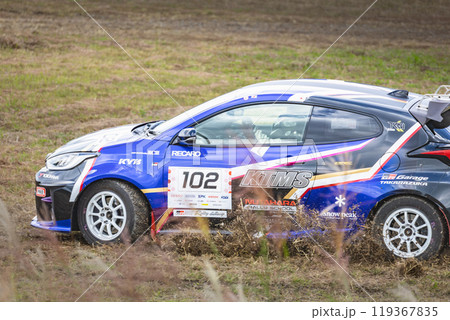 自動車レースラリーカーSSのタイムアタック 自動車レースラリーカーSSのタイムアタック 119367835