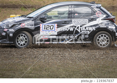 自動車レースラリーカーSSのタイムアタック 119367837