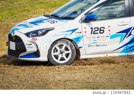 自動車レースラリーカーSSのタイムアタック 自動車レースラリーカーSSのタイムアタック 119367842