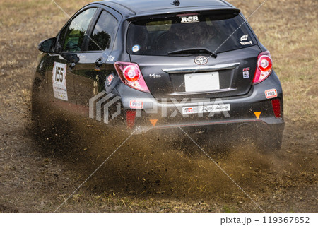自動車レースラリーカーSSのタイムアタック 自動車レースラリーカーSSのタイムアタック 119367852
