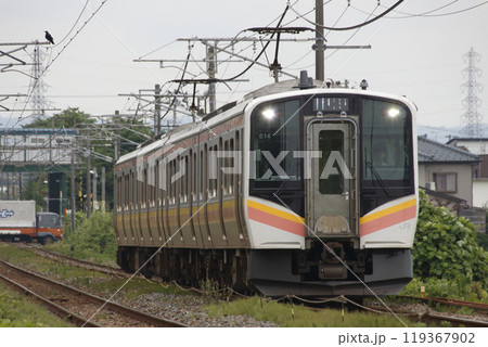 信越本線E129系（4両編成：長岡⇔新潟） 119367902