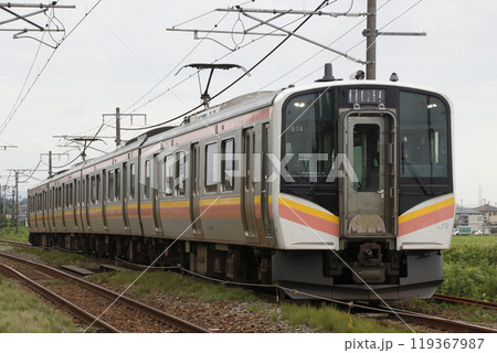 信越本線E129系（4両編成：長岡⇔新潟） 119367987