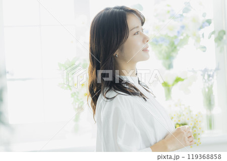 若い女性、ポートレート、ビューティーイメージ 119368858
