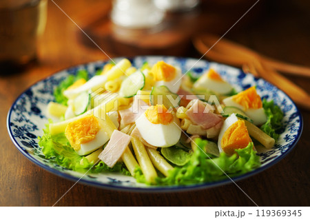 ゆで卵とハムのマカロニサラダ 119369345