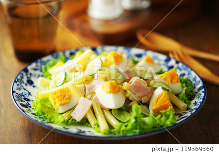 ゆで卵とハムのマカロニサラダ 119369360