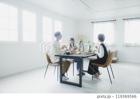 家族の食卓イメージ 家族の食卓イメージ 119369566