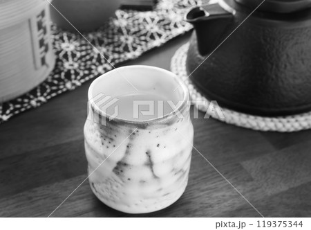 朝一杯の白湯 飲み物 お湯 湯冷まし 朝一杯の白湯 飲み物 お湯 湯冷まし 119375344