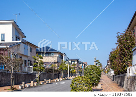 新興住宅地の家並と青空 新興住宅地の家並と青空 119378592