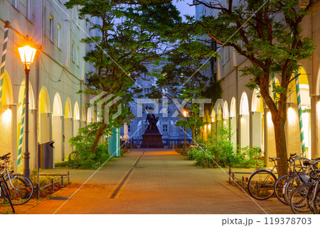 Old historical quarter Nikolaiviertel at Dawn, Berlin, Germany 119378703