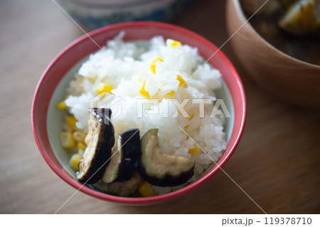 とうもろこしご飯と、茄子の浅漬け 119378710