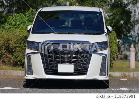 白いミニバン 白いミニバン 119378981