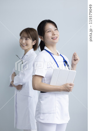医療従事者の女性 119379049