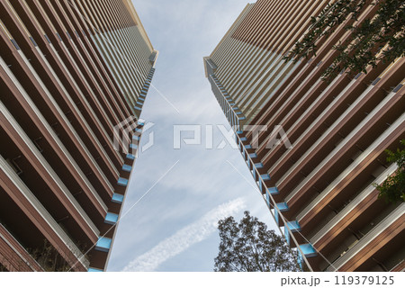 秋空のタワーマンション 秋空のタワーマンション 119379125