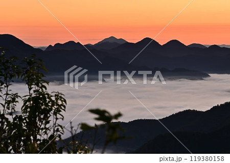 丹波高見城跡からの雲海 丹波高見城跡からの雲海 119380158