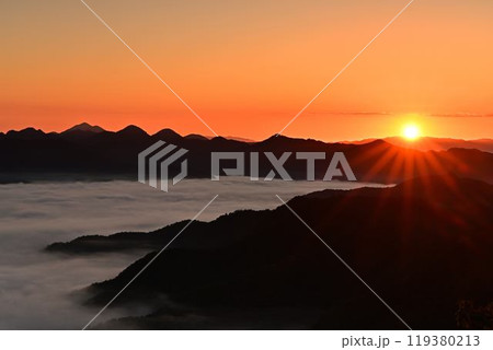 丹波高見城跡からの雲海 丹波高見城跡からの雲海 119380213