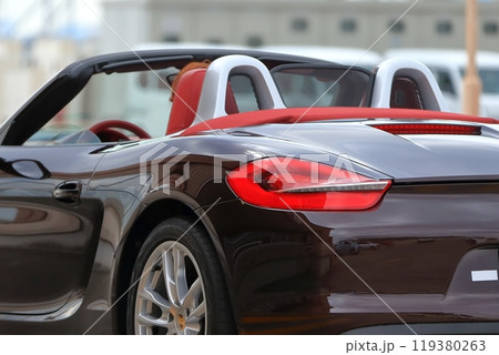 車のテールランプ 119380263