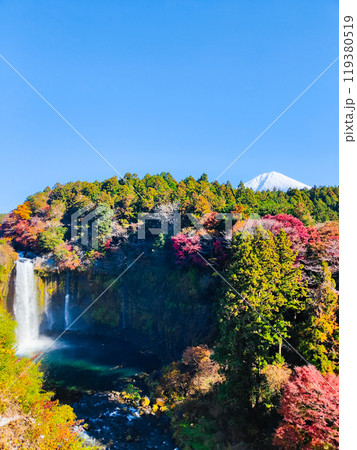 音止の滝と富士山（秋） 119380519