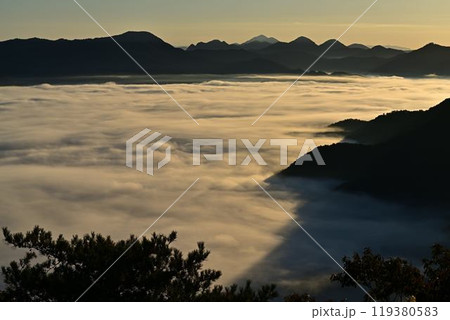 丹波高見城跡からの雲海 119380583
