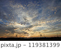 秋の夕焼け 119381399